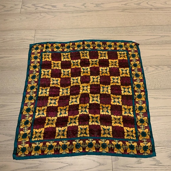 Vintage Hardy Amies London Square Scarf - Picture 9 of 14